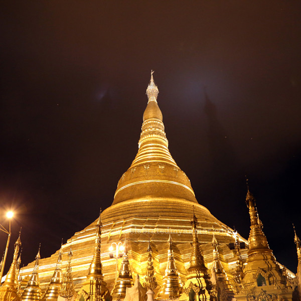 shwedagon pagoda